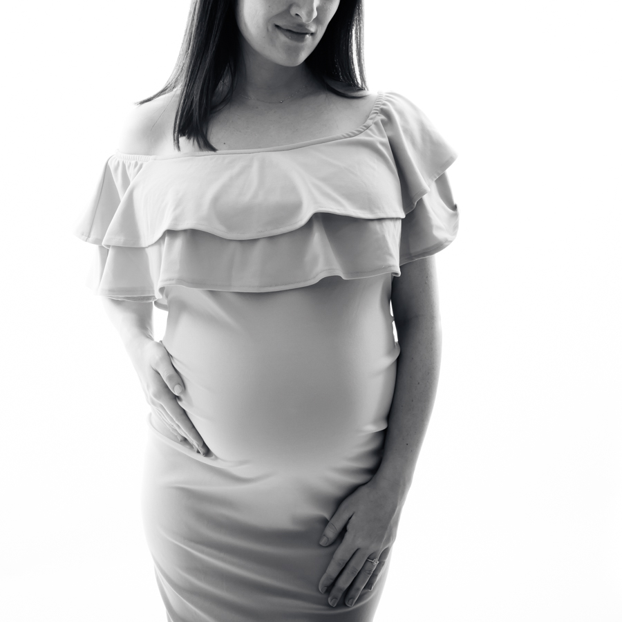 photographe grossesse studio maternité femme enceinte tiphaine Barth Toulon Var