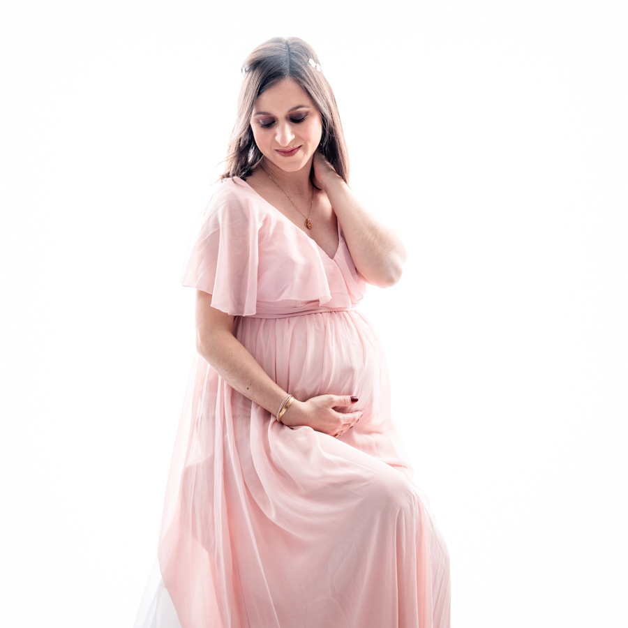 photographe grossesse studio maternité femme enceinte tiphaine Barth Toulon Var